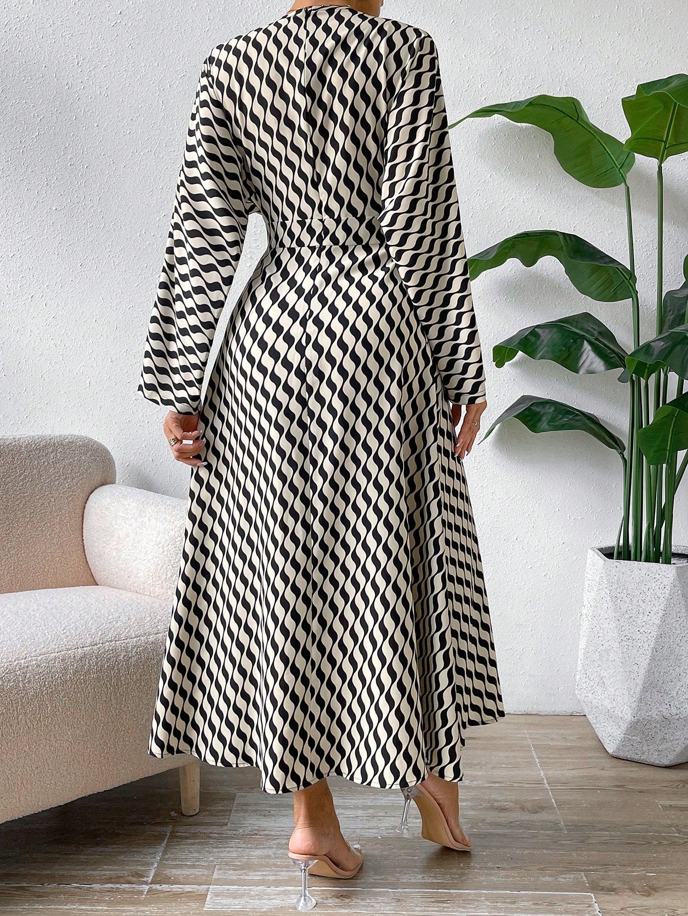 SHEIN Calvaya Zigzag Print Maxi Dress
