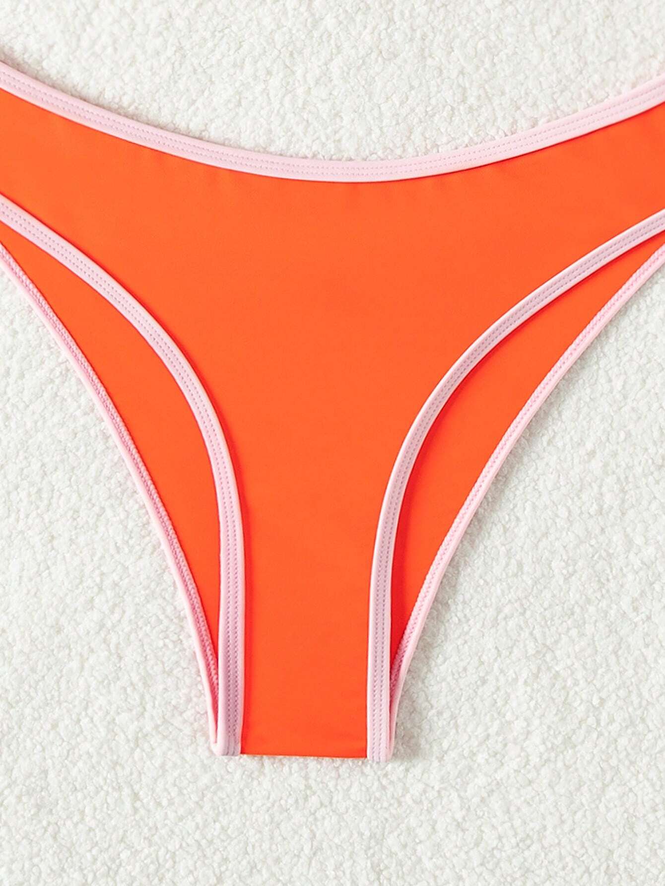 SHEIN Contrast Trim Underwire Bikini Set