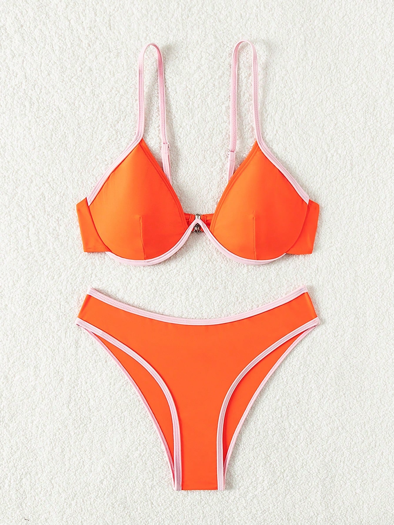 SHEIN Contrast Trim Underwire Bikini Set