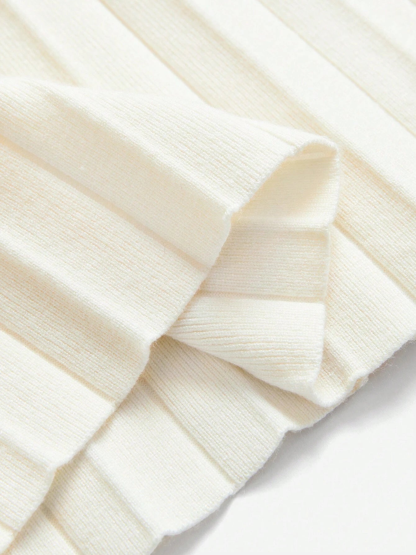 Anewsta Ruffled Waist Knitted Pearl – Off White