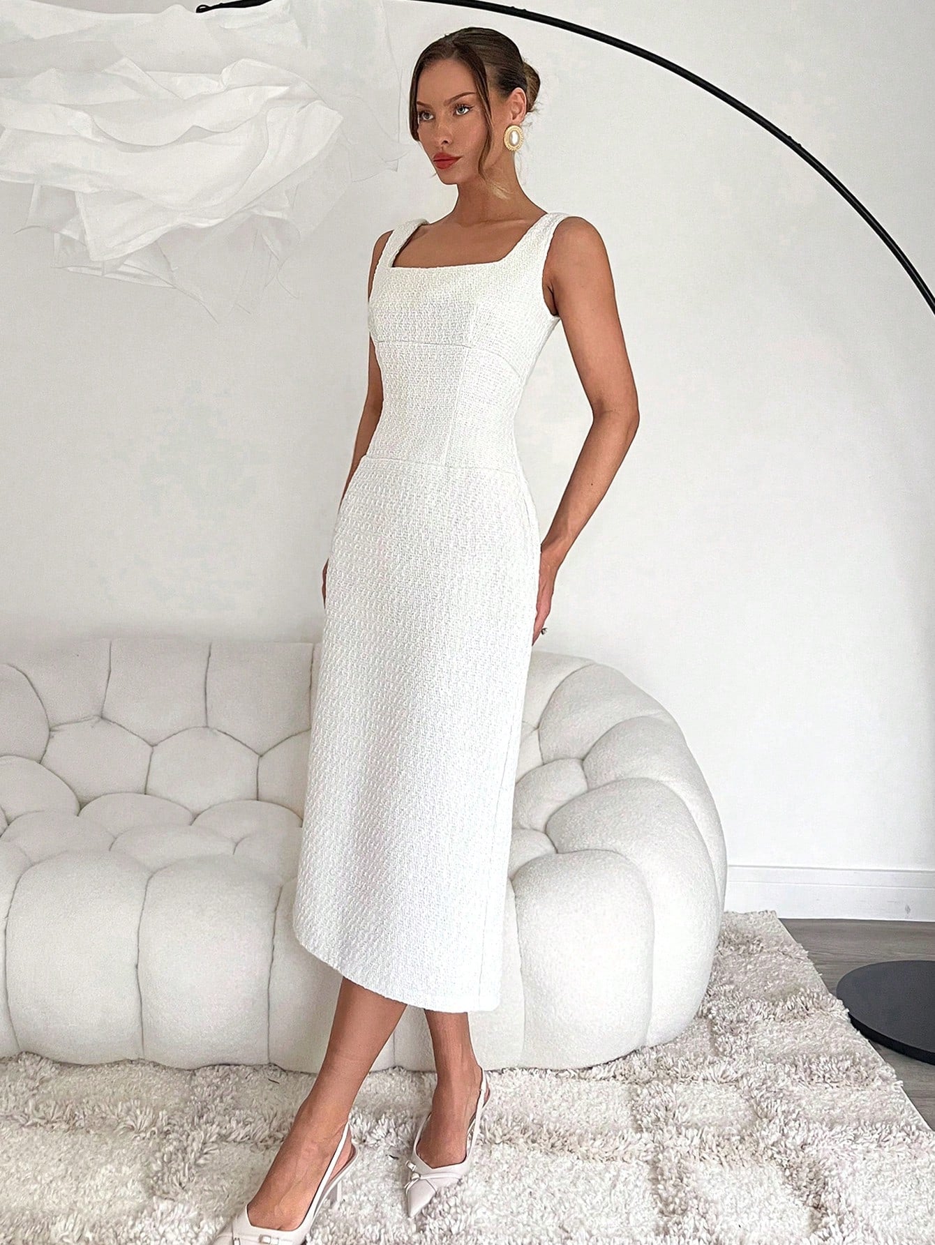 Chiquease White Tweed U-Neck Slim Dress