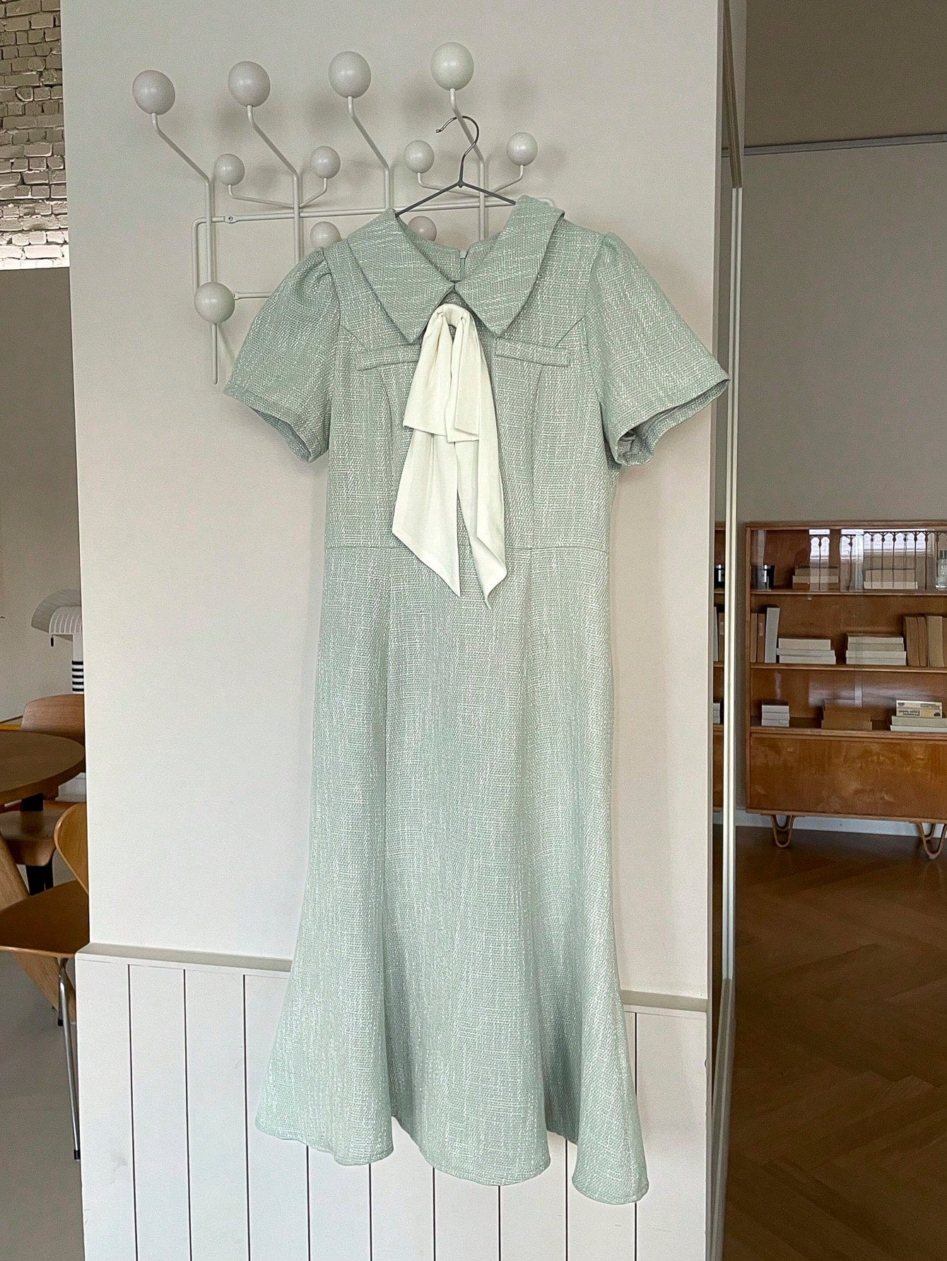 SHEIN DAZY Contrast Collar Fishtail Midi Dress