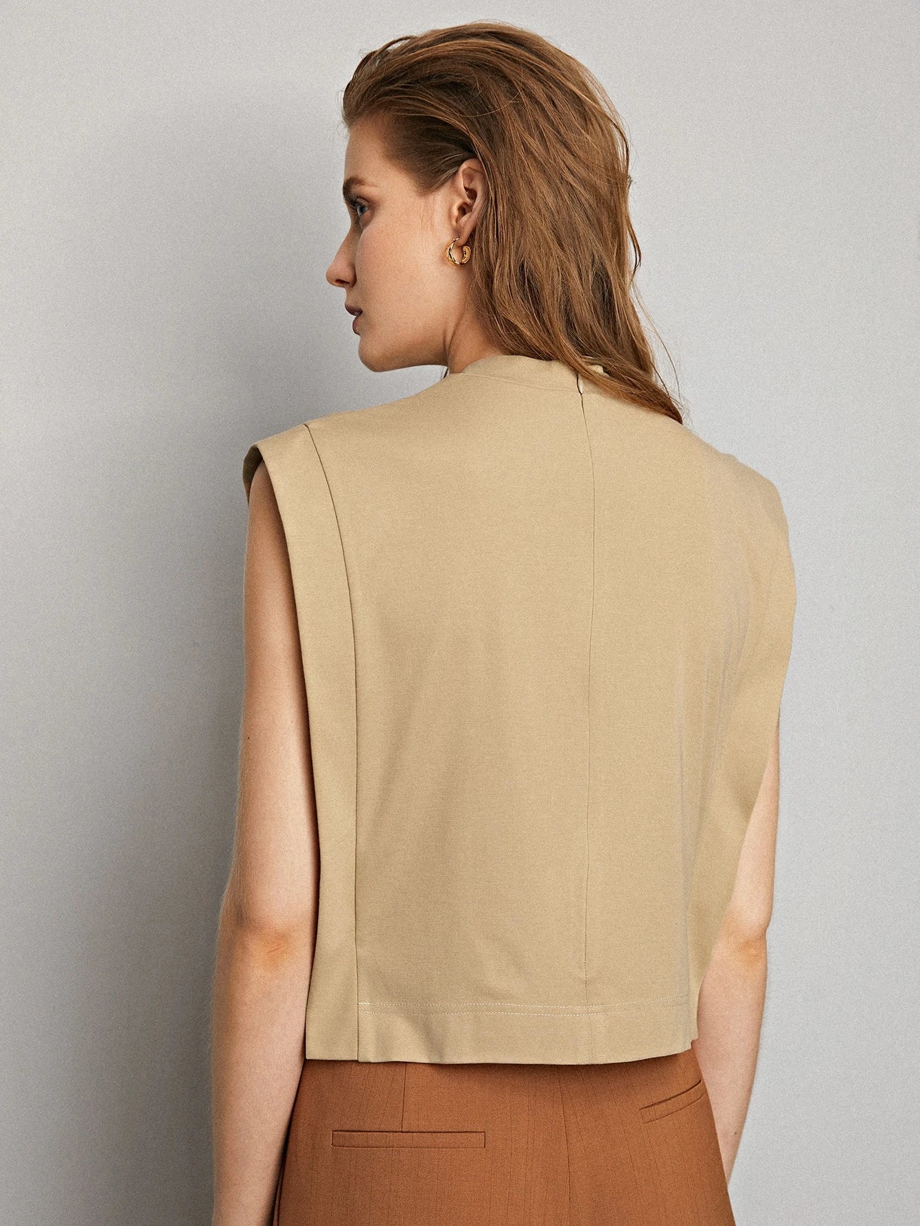 MOTF THE TAUPE SCULPT BOXY SLEEVELESS TOP