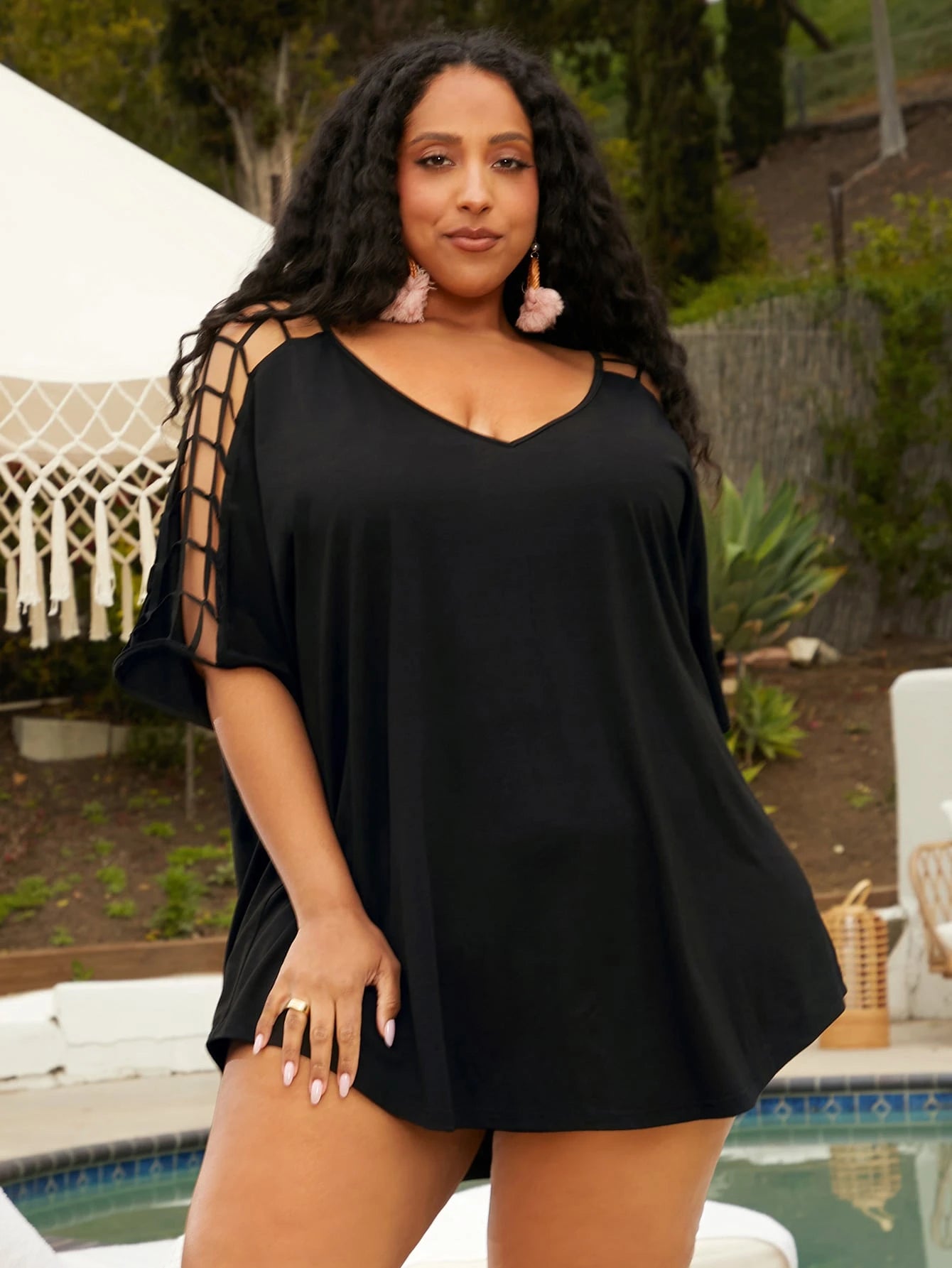 SHEIN Curve Cut-Out Shoulder Tee