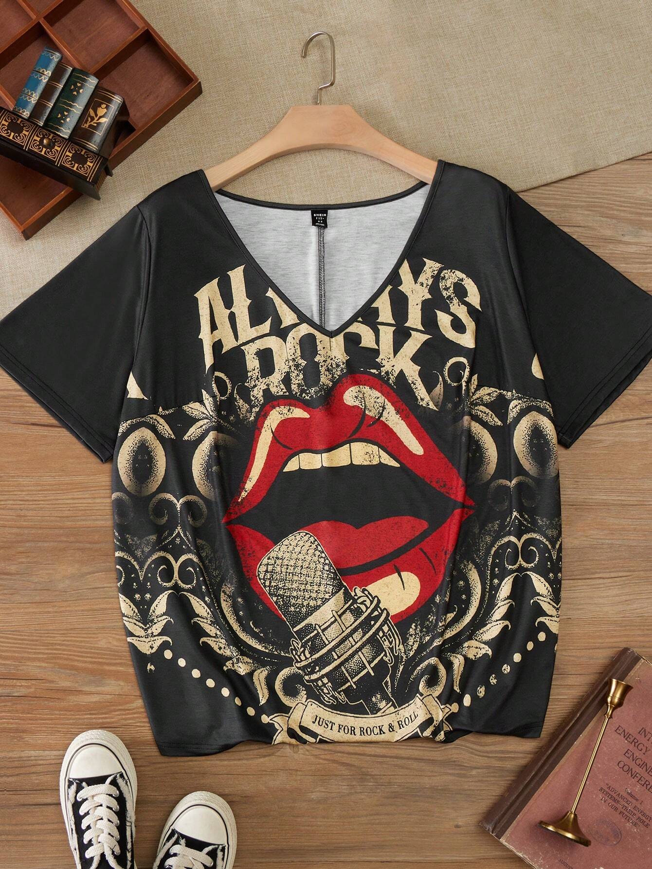 SHEIN CURVE Graphic Print Loose Fit T-Shirt