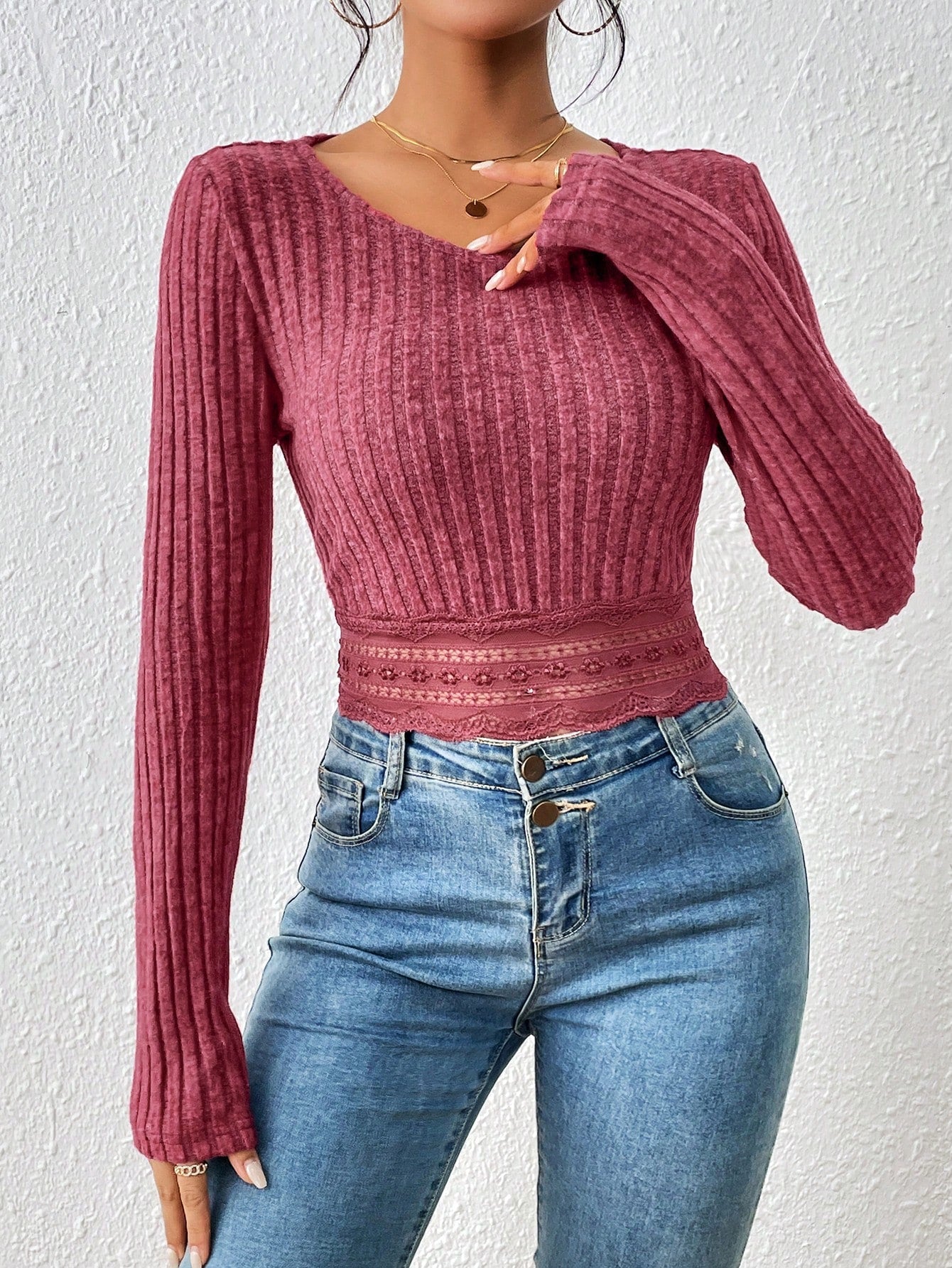 SHEIN Frenchy Contrast Lace Crop Tee