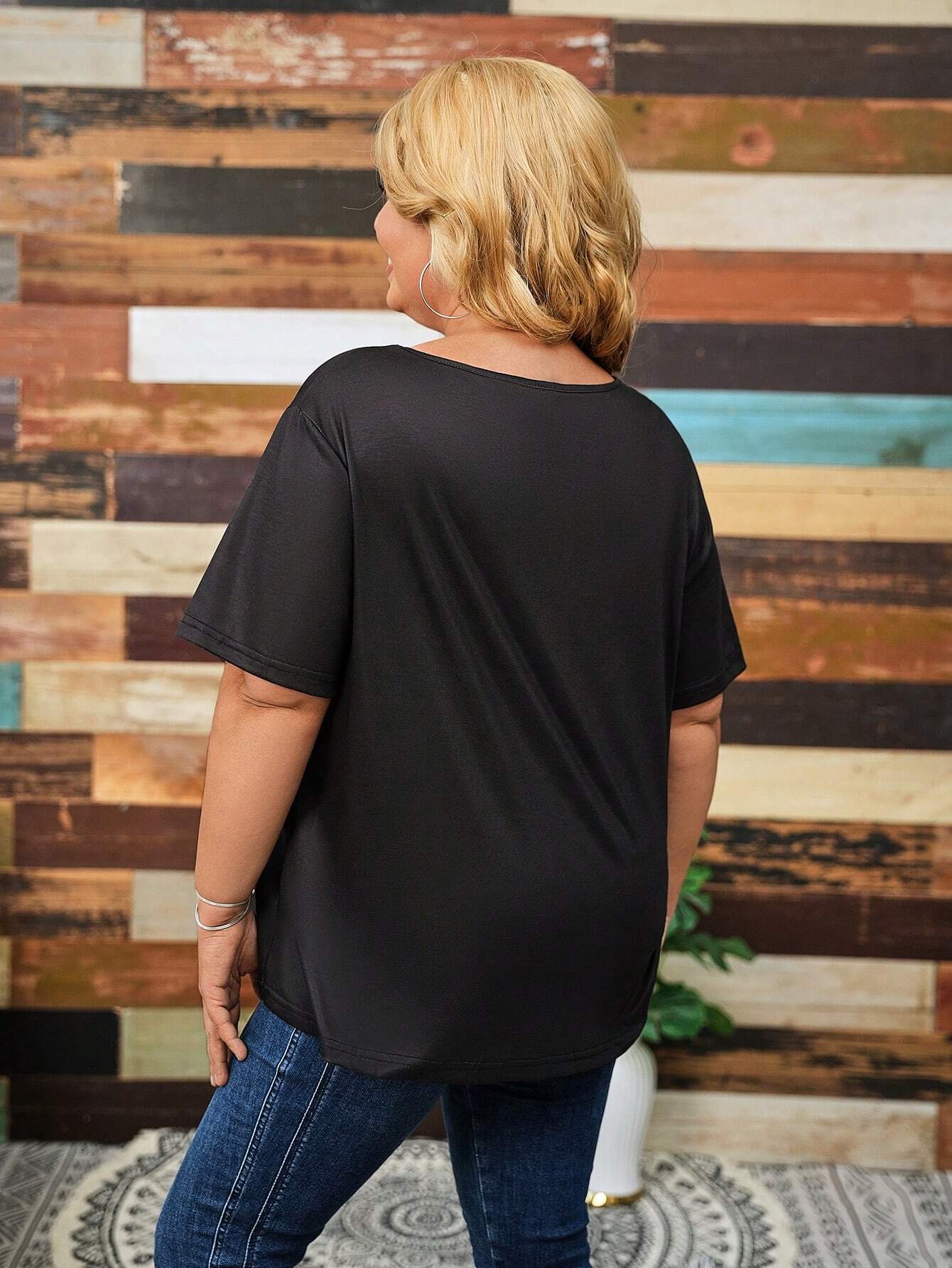SHEIN CURVE Graphic Print Loose Fit T-Shirt