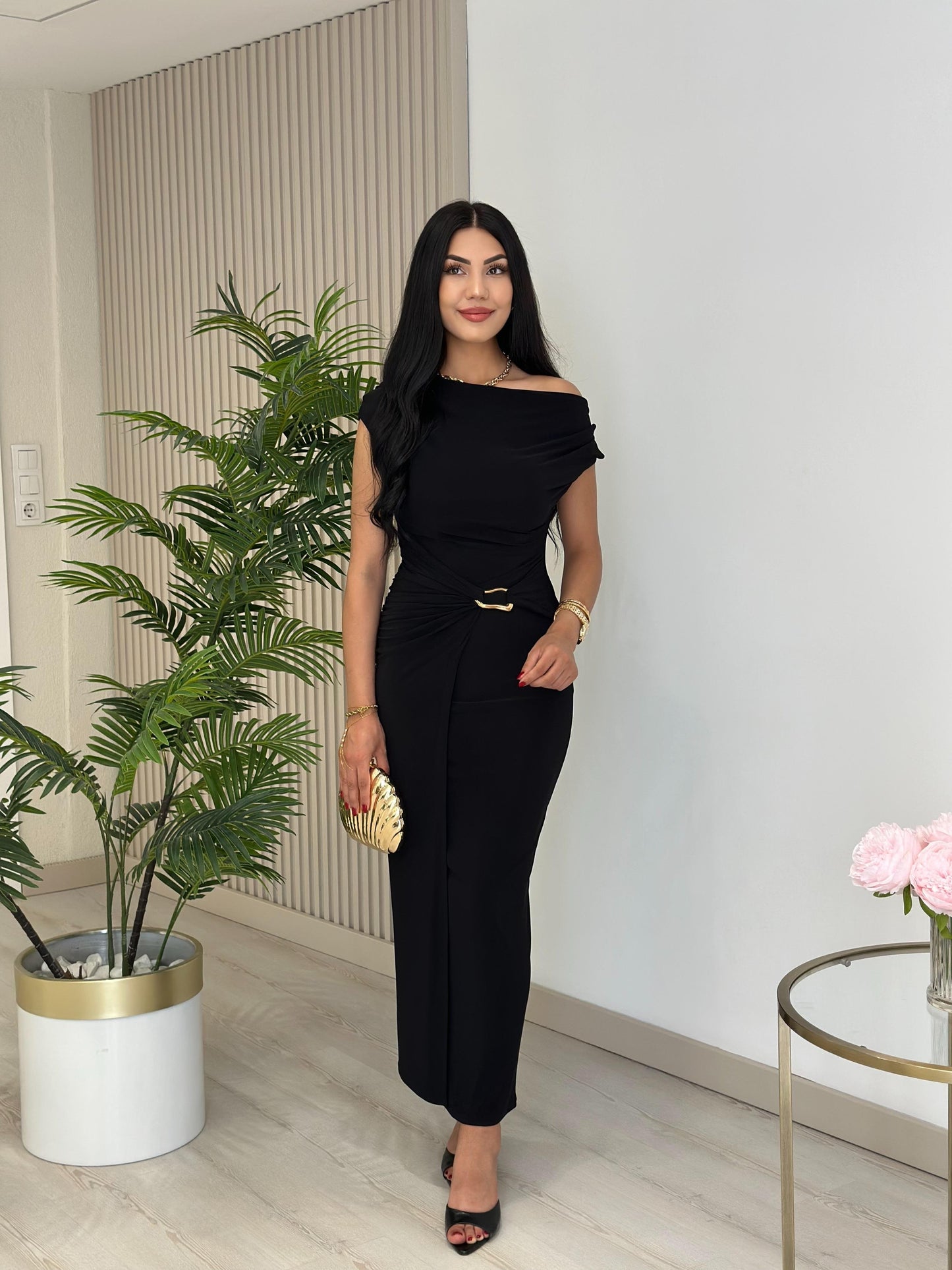 THE ROYAL PLEATED MAXI GOWN - Black