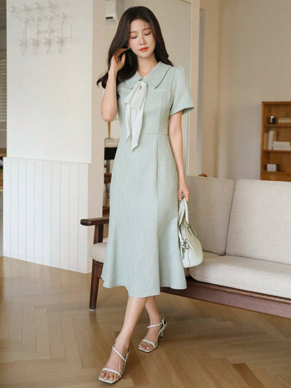 SHEIN DAZY Contrast Collar Fishtail Midi Dress