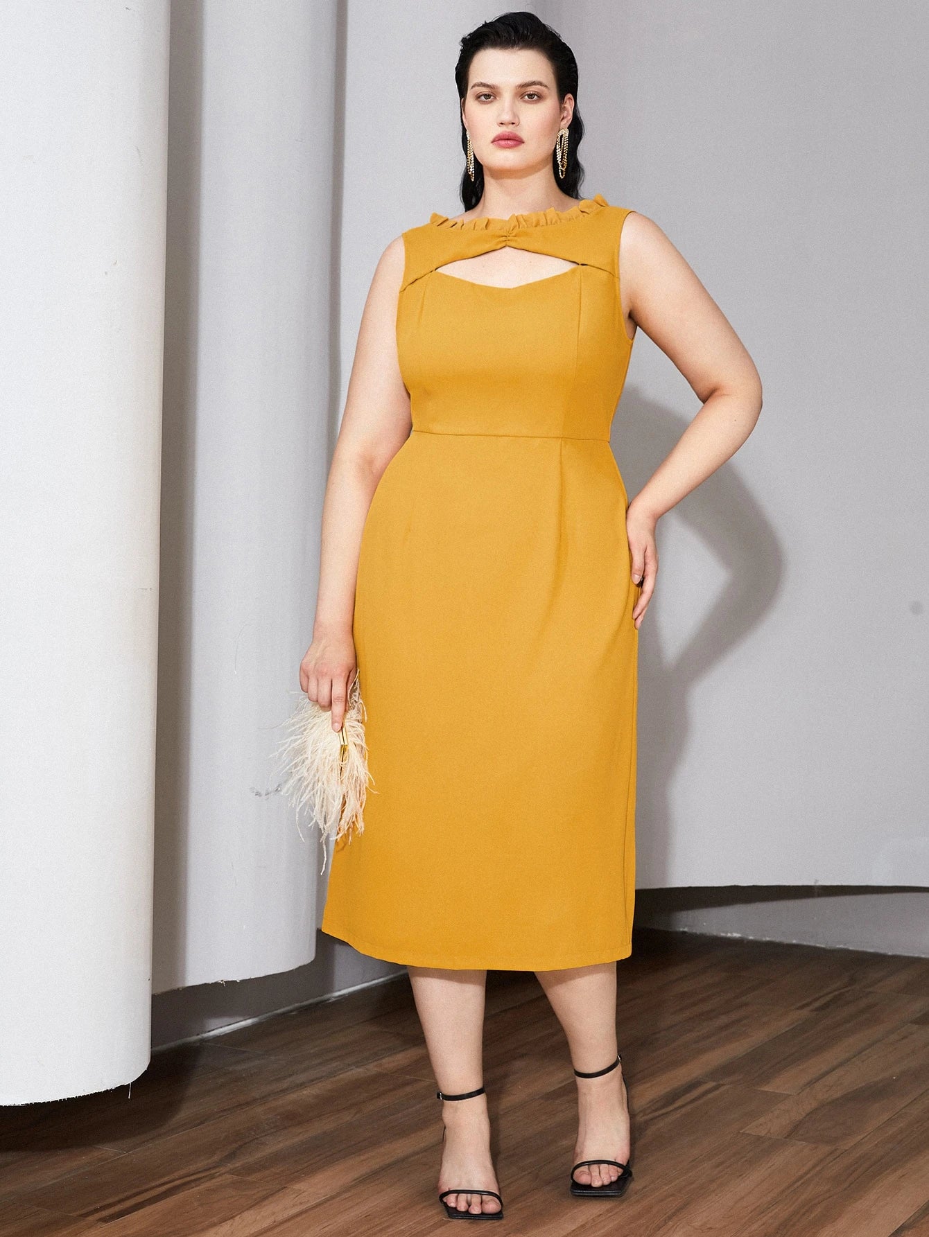 SHEIN MOTF PREMIUM Plus Cut-Out Formal Dress