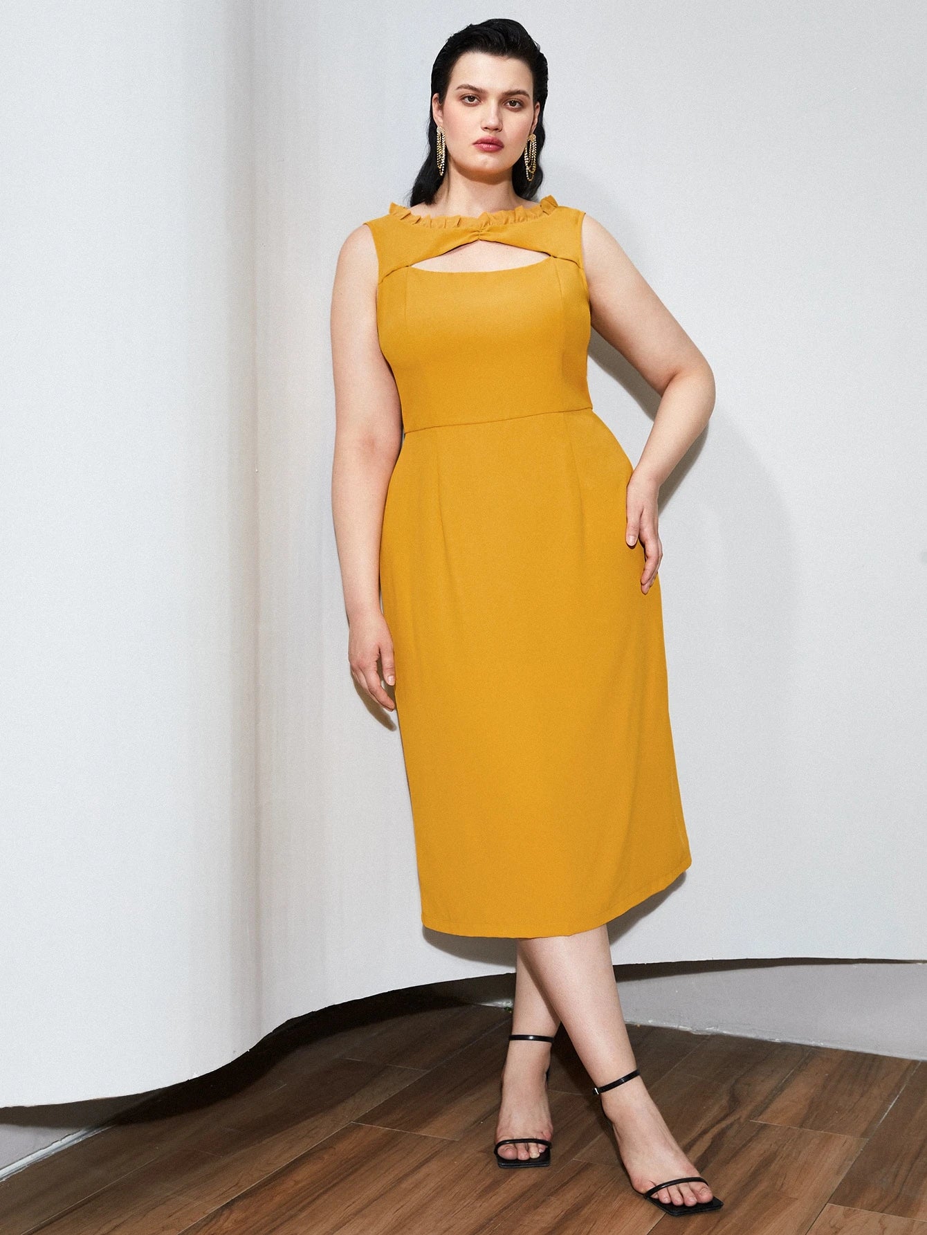 SHEIN MOTF PREMIUM Plus Cut-Out Formal Dress