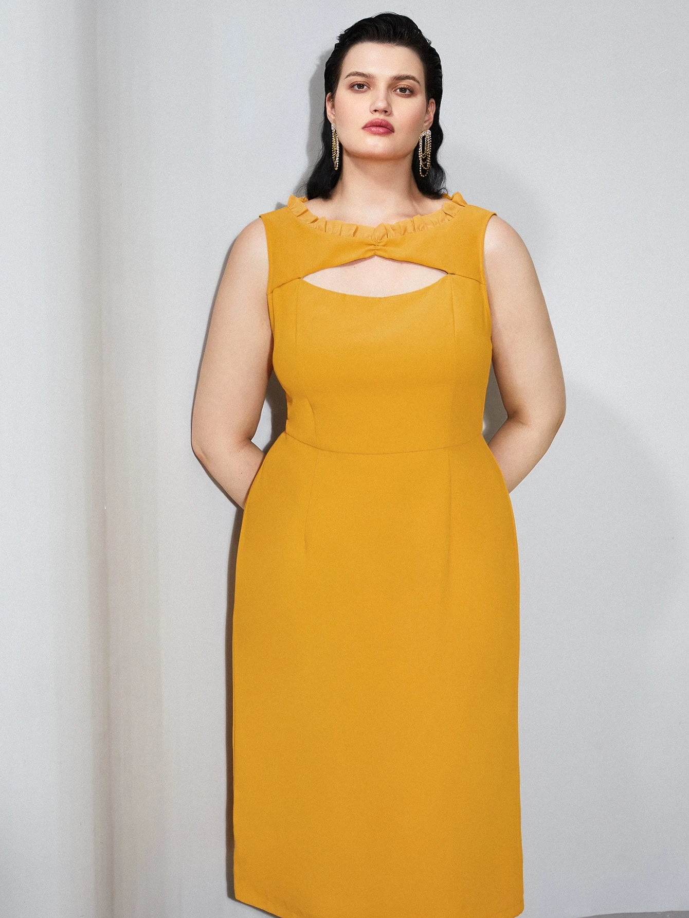 SHEIN MOTF PREMIUM Plus Cut-Out Formal Dress