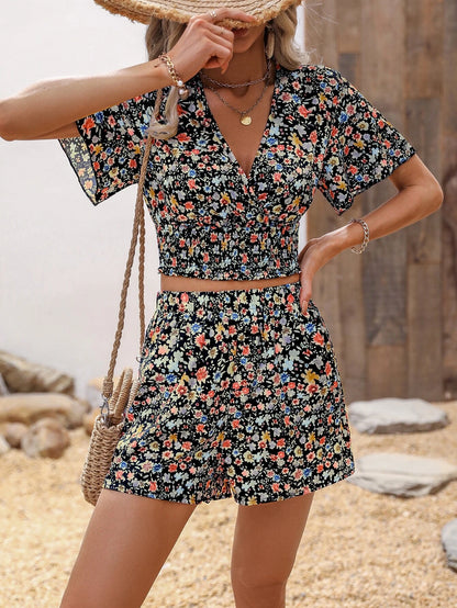 SHEIN HolidayaCrop Top & Shorts