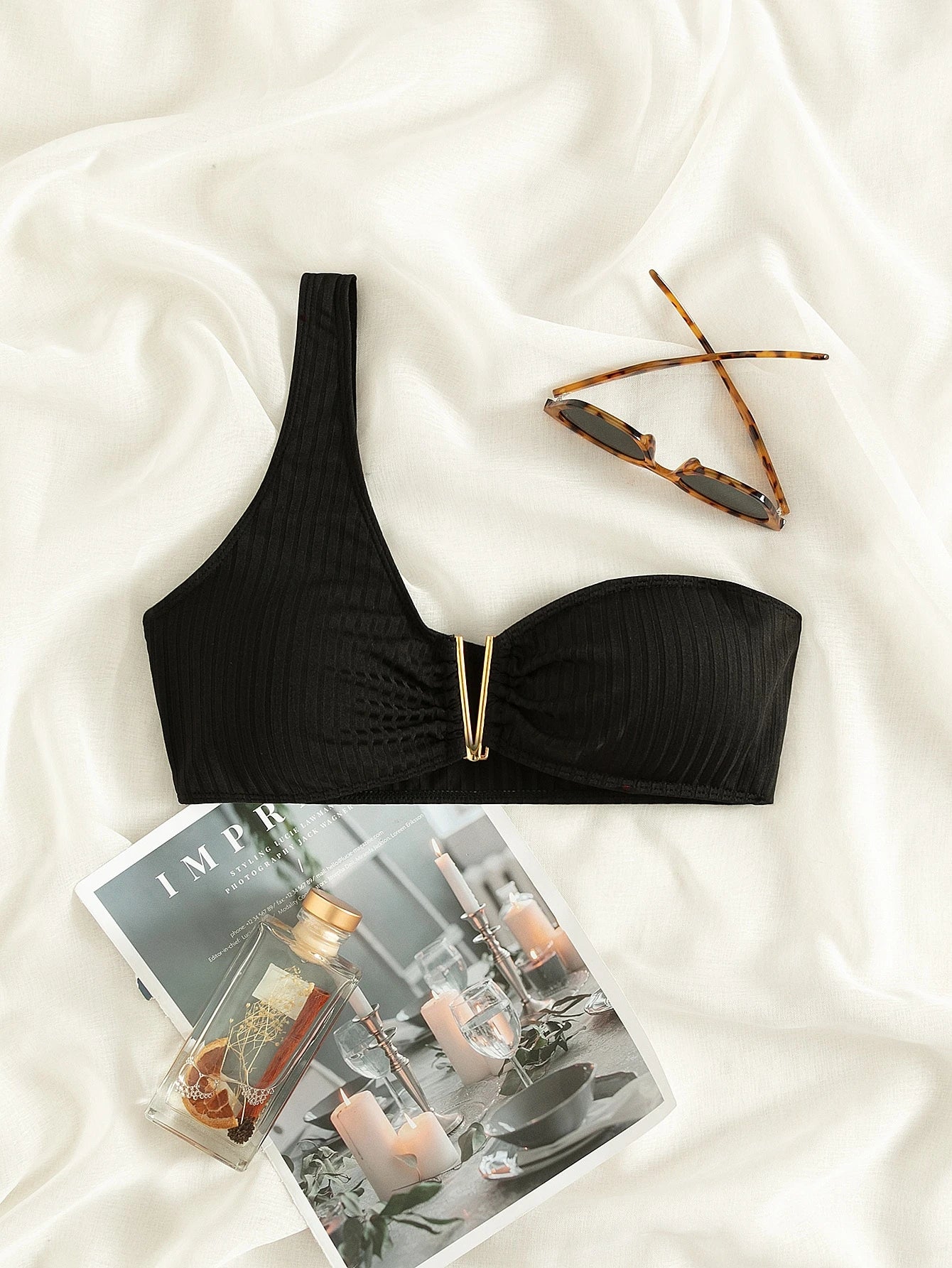 SHEIN Swim One Shoulder V-Notch Textured Bikini Top (only top)