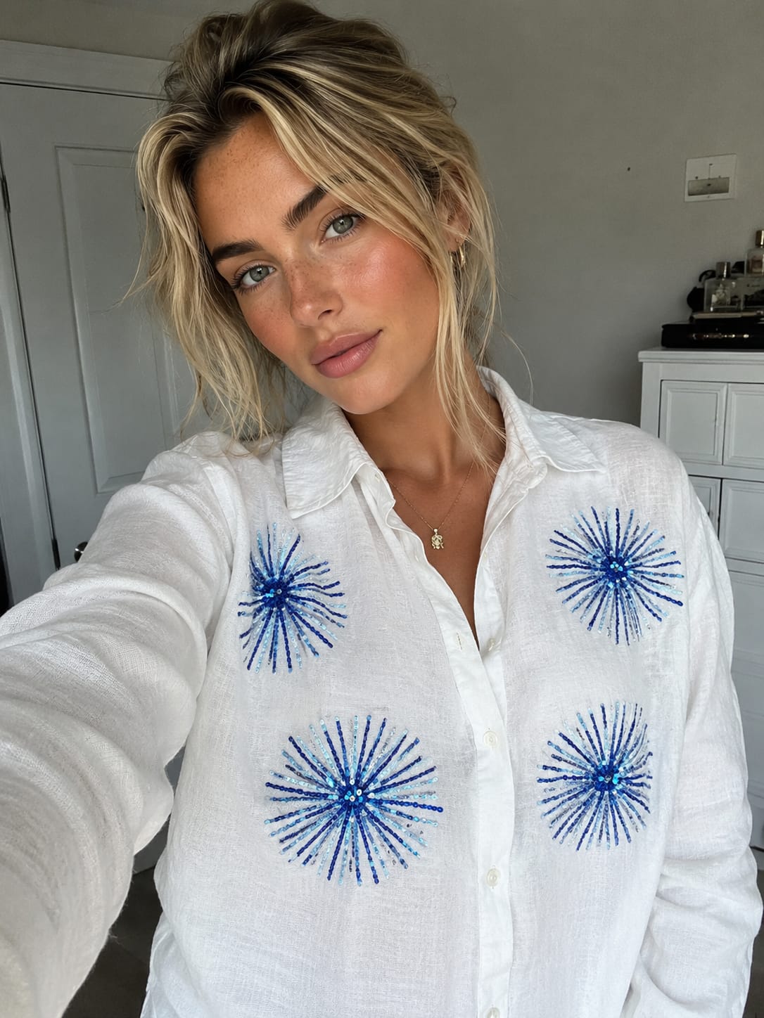 THE WHITE ARTISAN BLUE-EMBELLISHED SHIRT