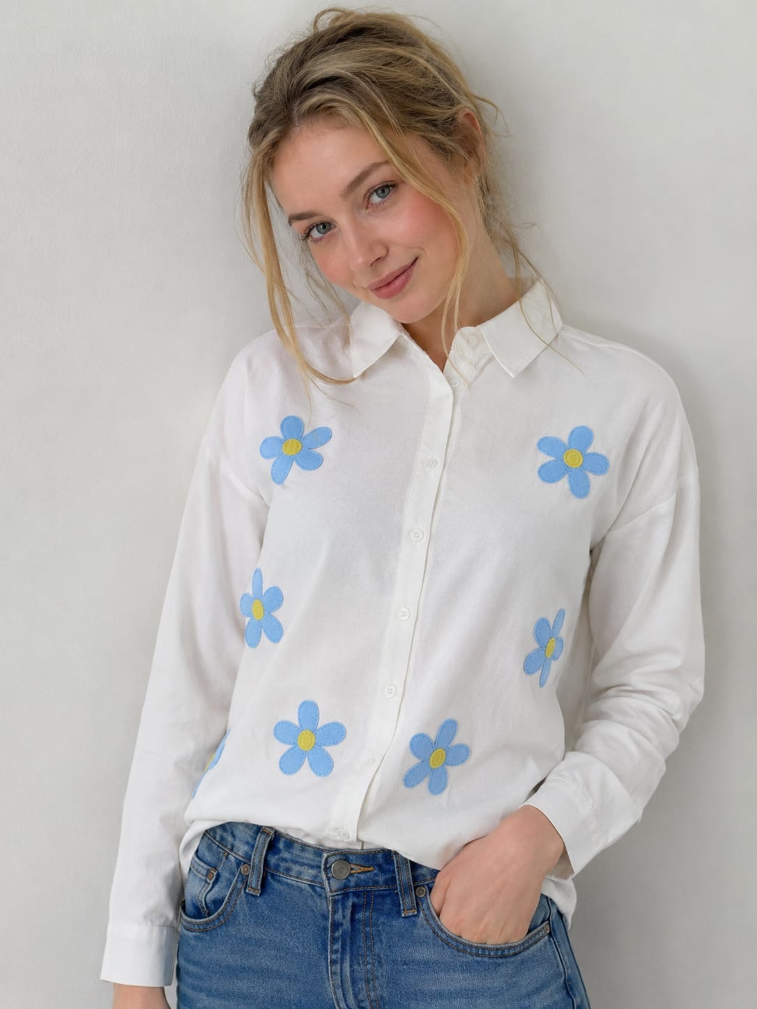 THE WHITE DAISY RELAXED SHIRT