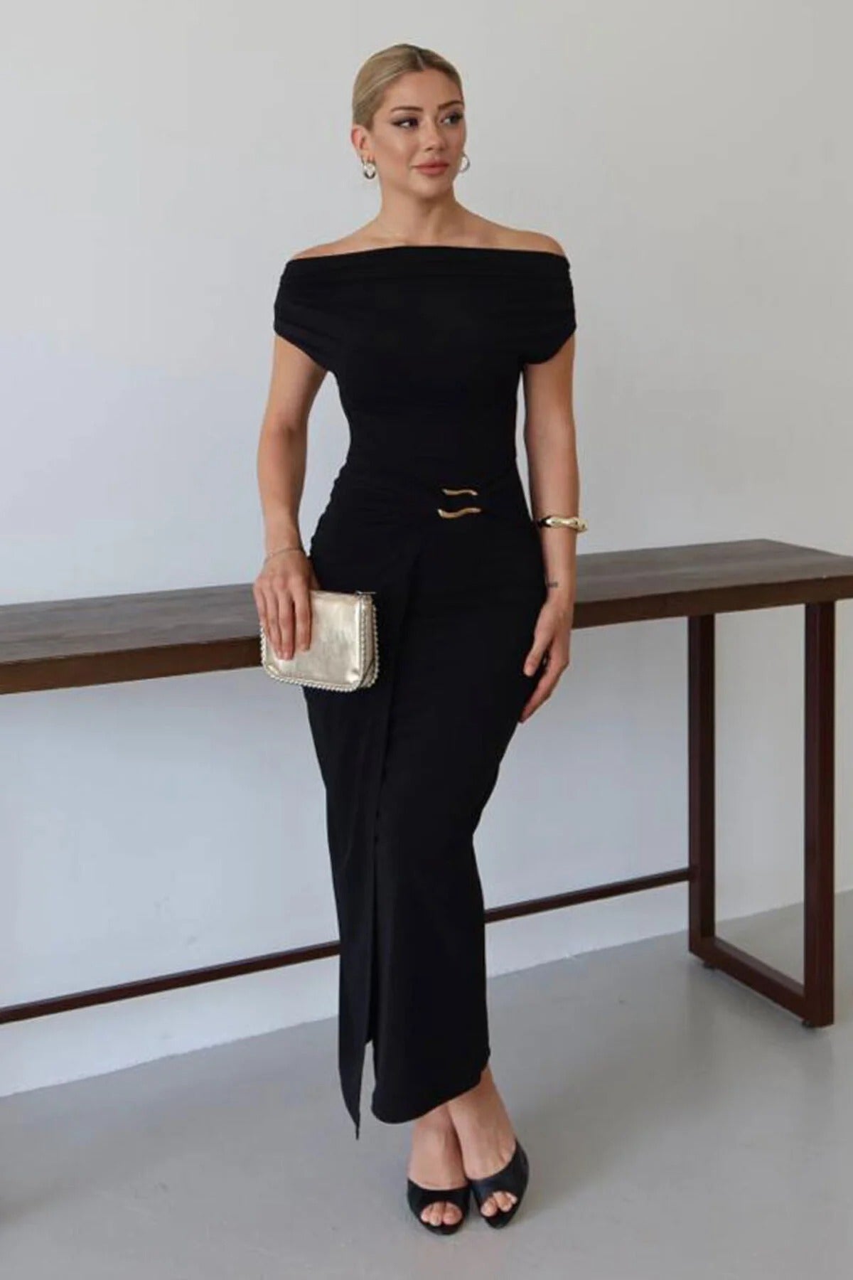 THE ROYAL PLEATED MAXI GOWN - Black
