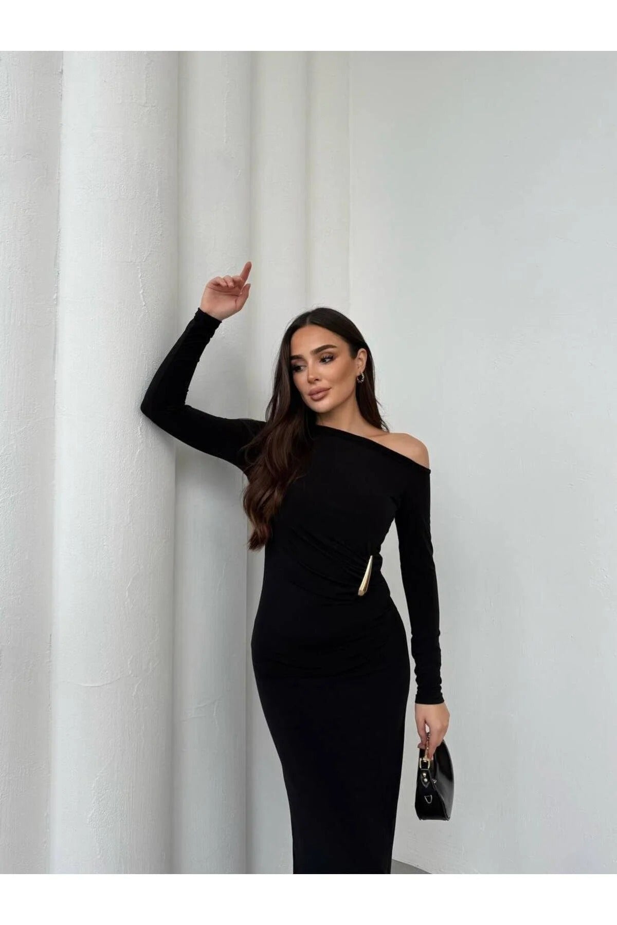 THE NOIR PRESTIGE LYCRA GOWN
