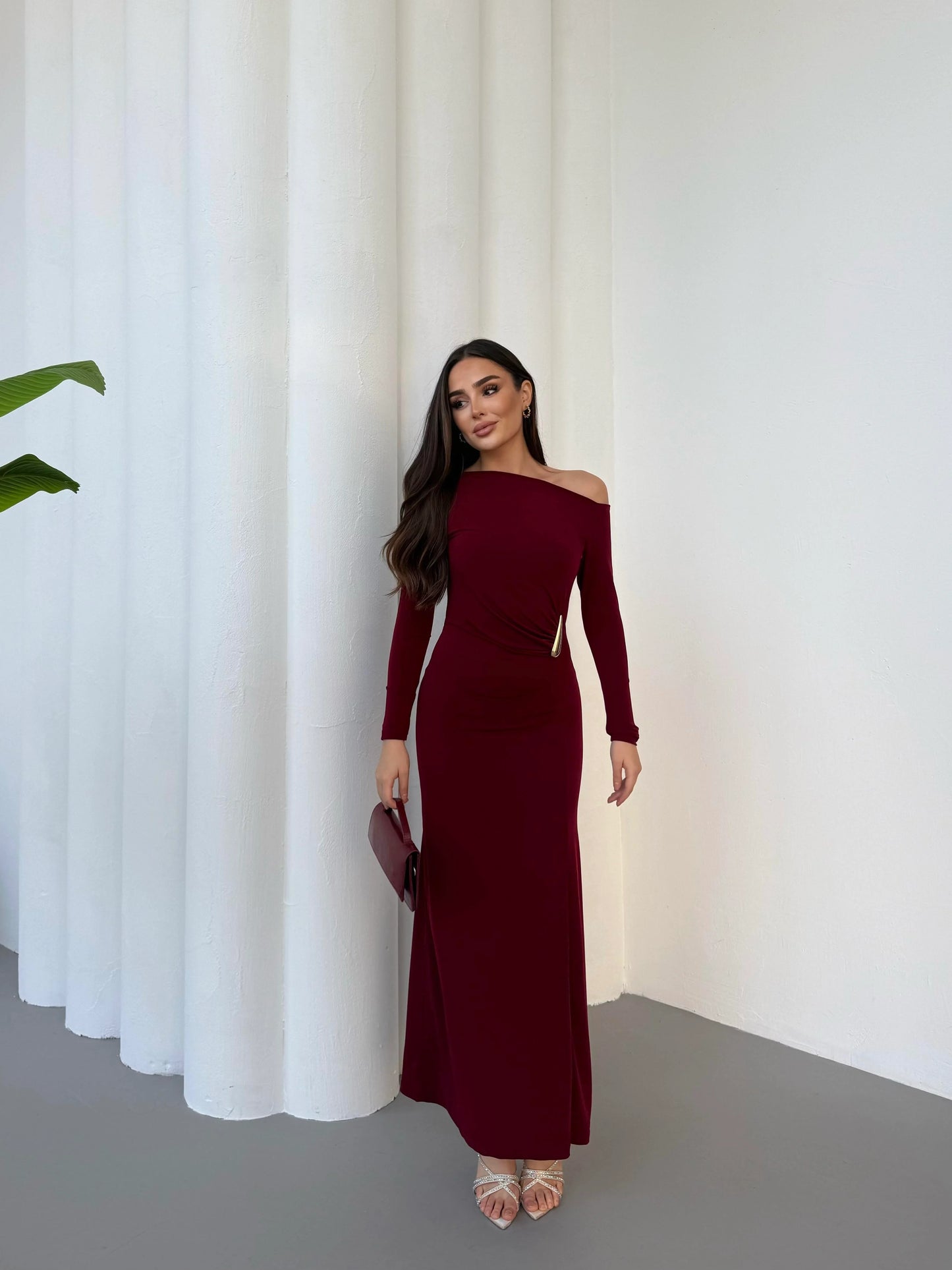 THE PRESTIGE BURGUNDY LYCRA GOWN