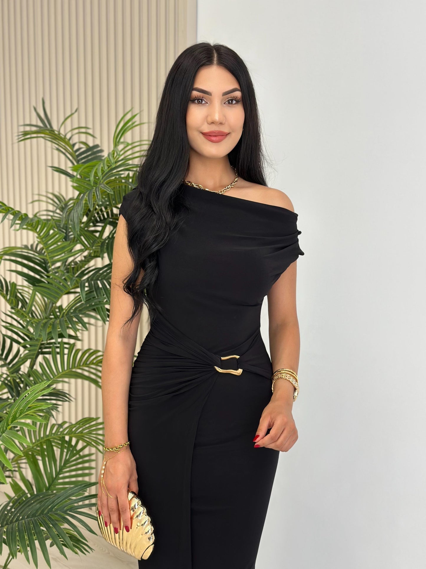 THE ROYAL PLEATED MAXI GOWN - Black