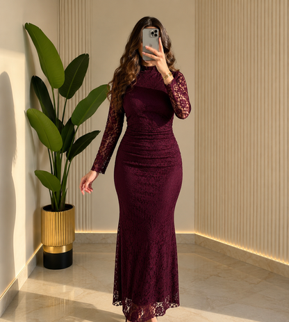 THE ROYAL HIGH-NECK LACE GOWN - Burghandy