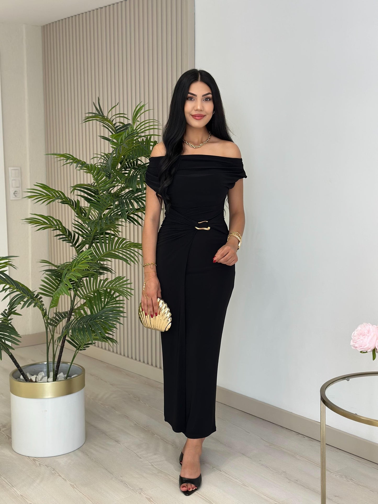 THE ROYAL PLEATED MAXI GOWN - Black