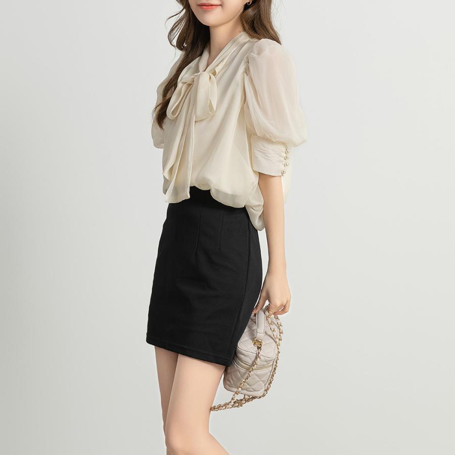 DAZY THE TIE-NECK PEARL PUFF BLOUSE