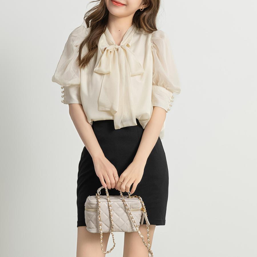 DAZY THE TIE-NECK PEARL PUFF BLOUSE